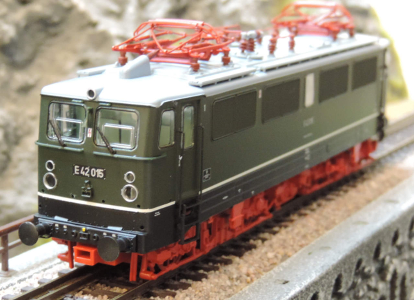 Brawa 43122 Elektrolokomotive E 42 015 DR