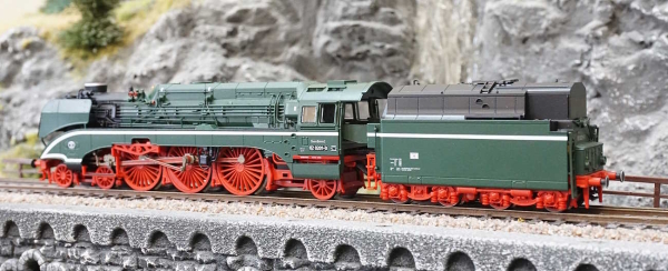 Roco 36035 Schlepptenderlokomotive BR 02 0201-0 DR