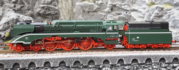 Roco 36036 Schlepptenderlokomotive BR 02 0201-0 DR - DC Digital mit Henning Sound