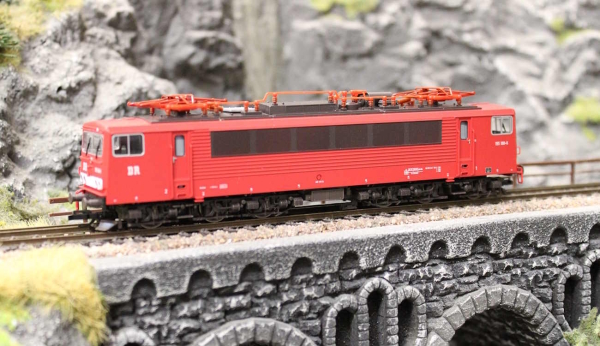 Tillig 04331 Elektrolokomotive BR 155 der DR