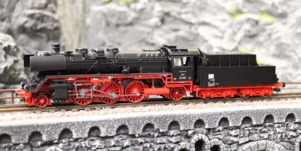 Tillig 02103 Dampflokomotive 23 001 der DR