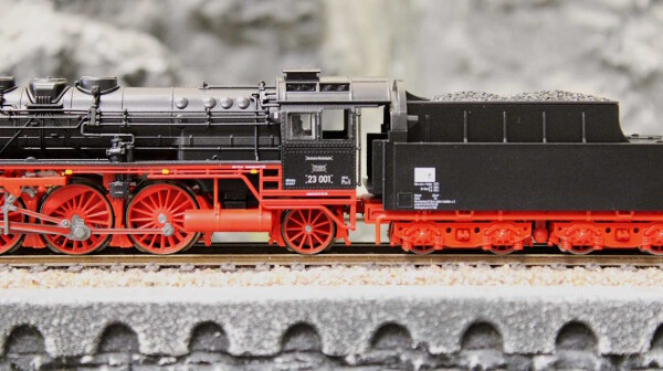 Tillig 02103 Dampflokomotive 23 001 der DR