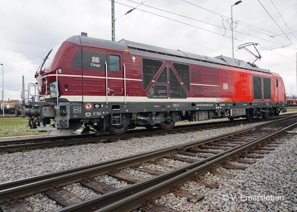 Trix 25293 Zweikraftlokomotive BR 249 (Vectron Dual Mode)  mit Sonderbeklebung der DB Cargo AG