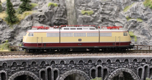 ESU 31173 Elektrolokomotive BR E03 DB in TEE-Lackierung