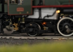 Trix T25141 Dampflokomotive mit Öl-Tender 141.R.1244...