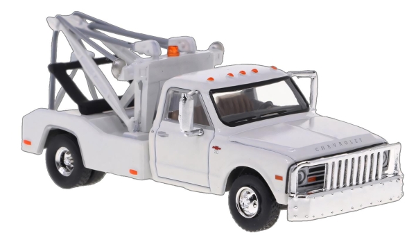 Brekina 19665  Chevrolet C30 tow truck