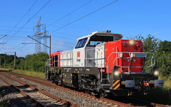 Rivarossi HR2989 H0 Dieselelektrische Lokomotive Vossloh DE18 DB Cargo